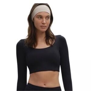 NORBA scoop neck croptop long sleeve top black small
